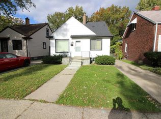 20625 Rosedale St, St Clr Shores, MI 48080