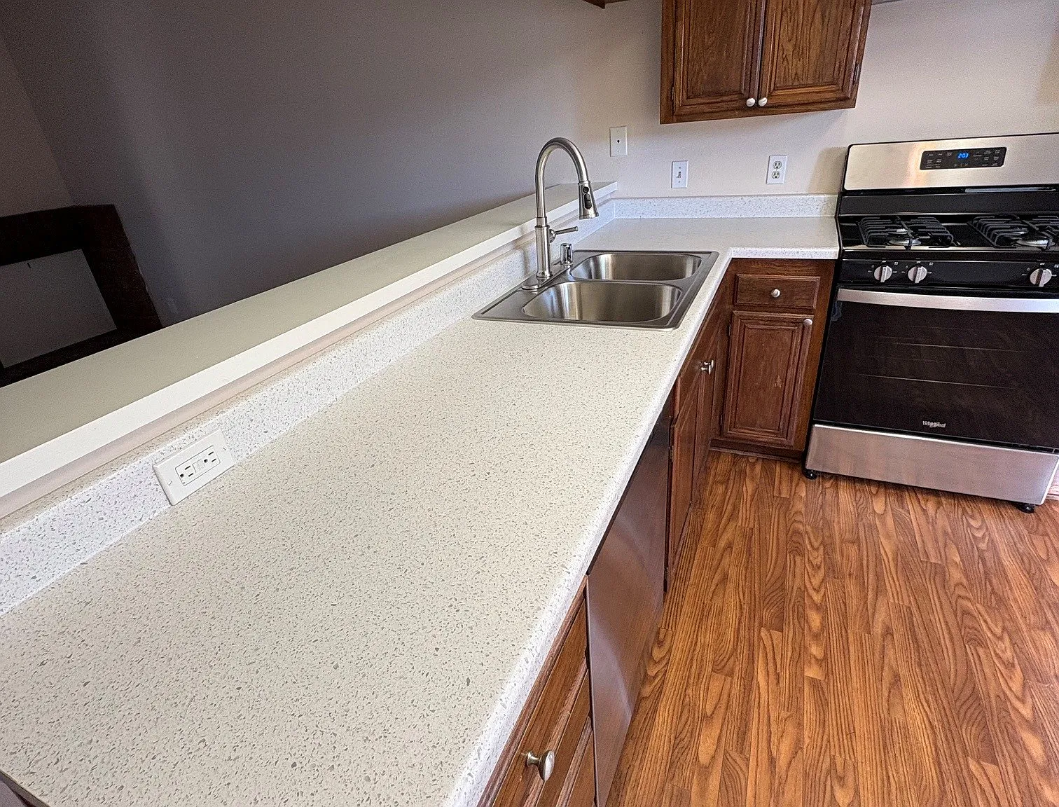 1001 E Cypress Ave — Photo 4