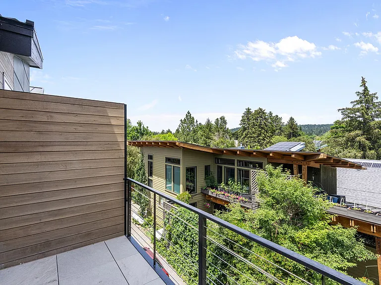 315 Riverside Blvd #3 — Photo 14