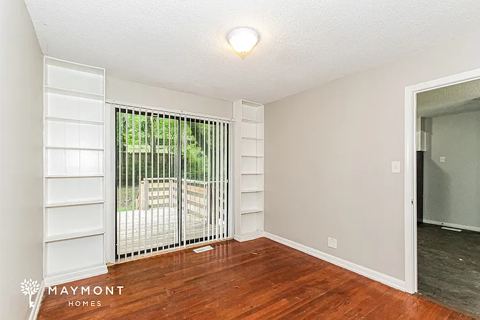445 Orchid Rd — Photo 6