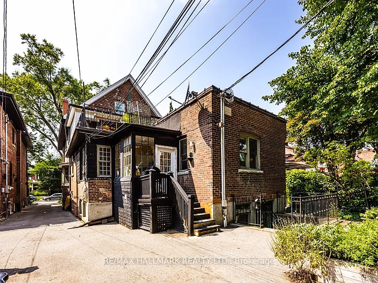 321 Palmerston Blvd #LOWER BACK — Photo 16