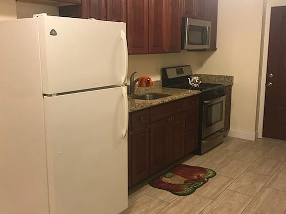 5th image of 1026 Wilcox Ave