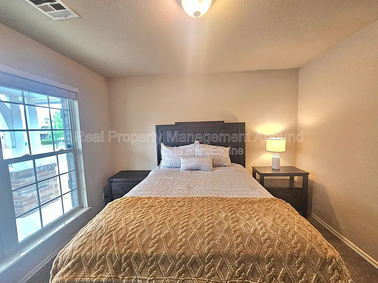 14727 S Urbana Ave — Photo 22