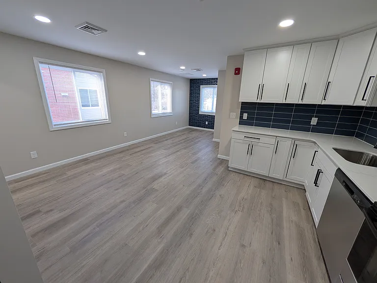 19 Terrel Dr #13 — Photo 1