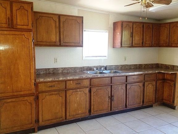 4th image of 4720 Diana Dr