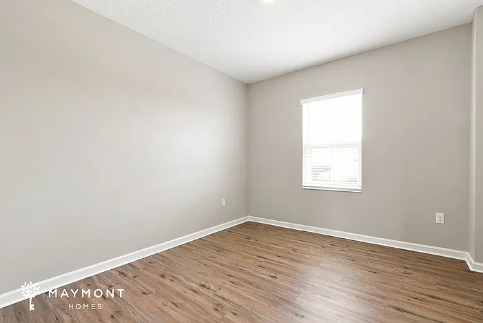 1693 Chatsworth Cir — Photo 11