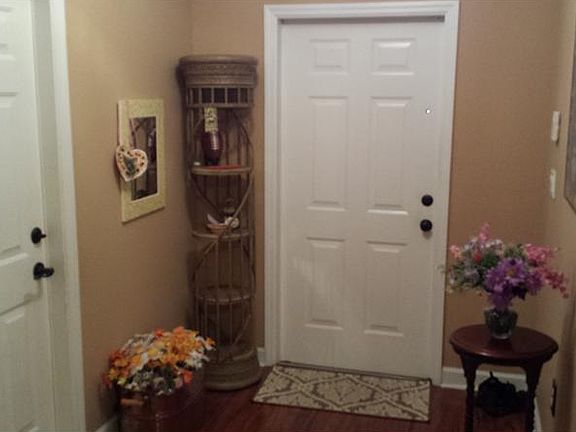 Beautiful 3/2 Family Home