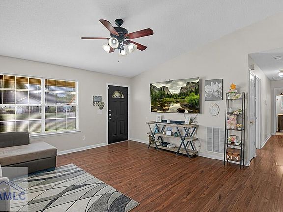 5th image of 1475 Enterprise Dr
