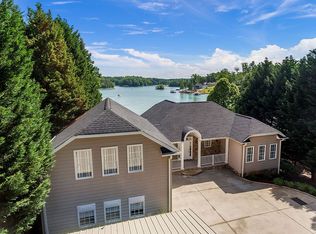 206 Hollie Dr, West Union, SC 29696