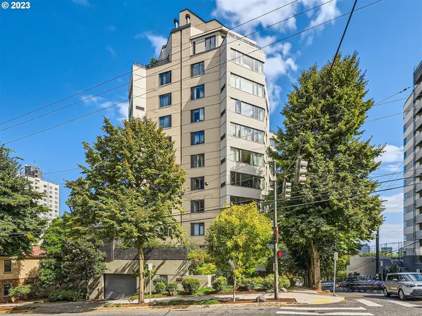 2245 SW Park Pl Unit 3C, Portland, OR 97205