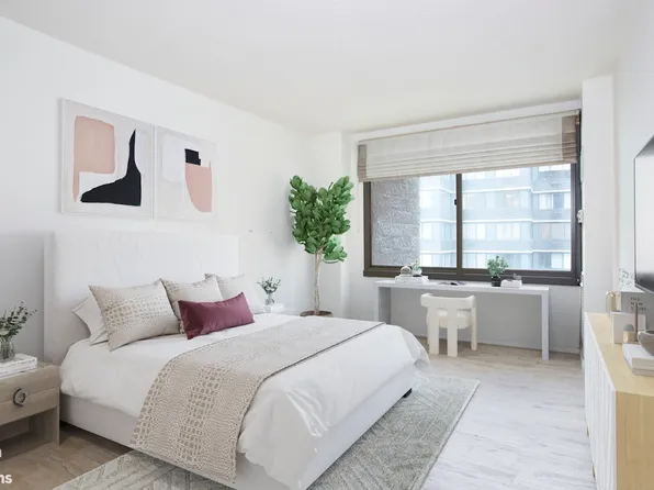 44 West 62nd Street 6E image 3 of 10