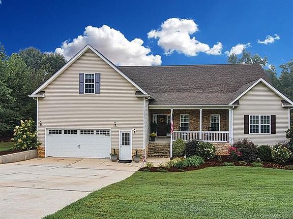 2nd image of 119 Ariel Dr