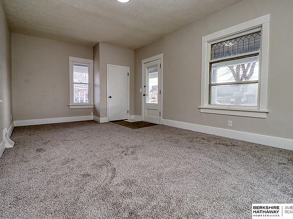 2nd image of 924 Plum St