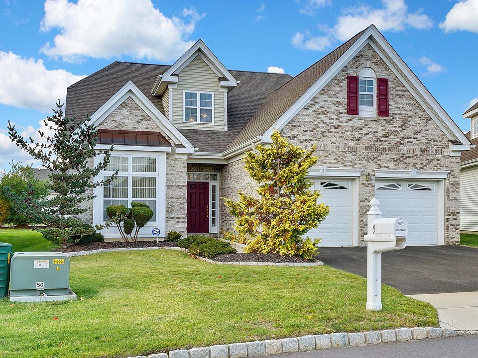 1st image of 5 Jumping Brook Dr