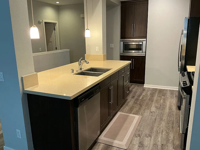 537 W Maple Ave — Photo 35