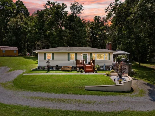 2110 Gate Rd, Christiansburg, VA 24073