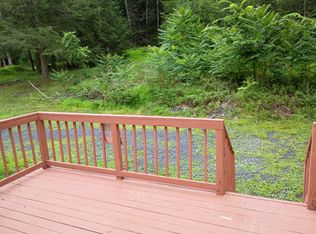 1062 Bartonsville Woods Rd, Stroudsburg, PA 18360