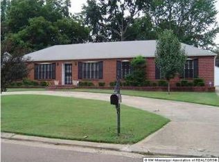 8907 Chesterfield Dr, Southaven, MS 38671