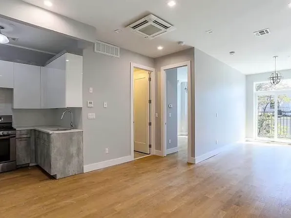 205 Spencer St APT 4B, Brooklyn, NY 11205