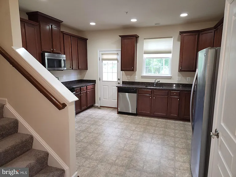 23074 Foxglove Way — Photo 3