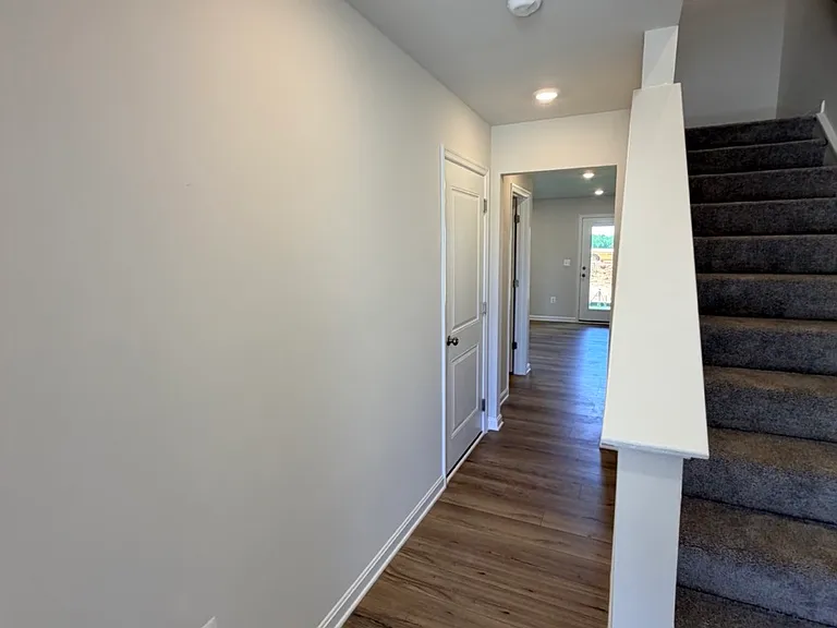 436 Seeback Dr — Photo 3