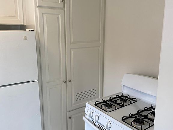 4th image of 722 N Edinburgh Ave #1/2