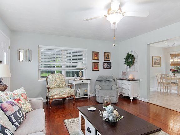 5th image of 124 Squire Dr