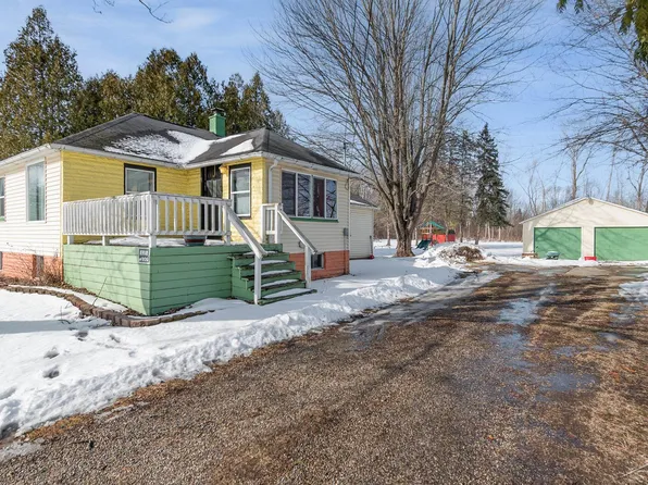 612 Horn St, Pinconning, MI 48650