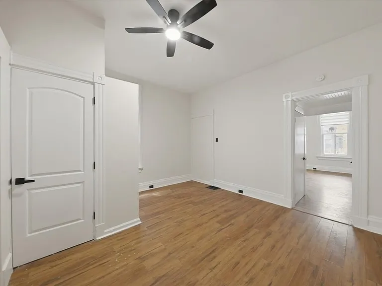 2502 Halstead St — Photo 12