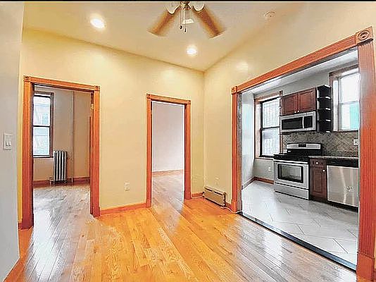 3rd image of 775 Franklin Ave APT 3R
