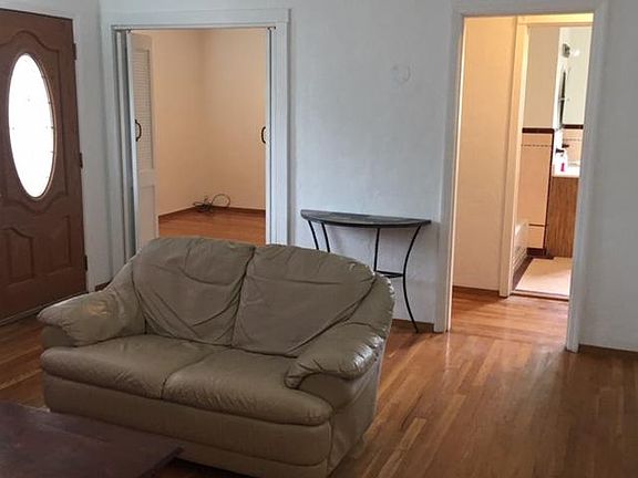 3rd image of 1404 Meridian Ave