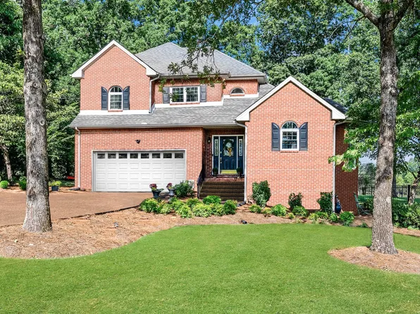 637 Old Pond Ln, Dickson, TN 37055