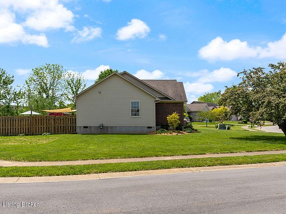 4th image of 230 Aulbern Dr E