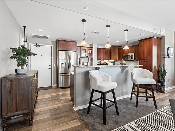 4th image of 843 Quarry Rd APT 318