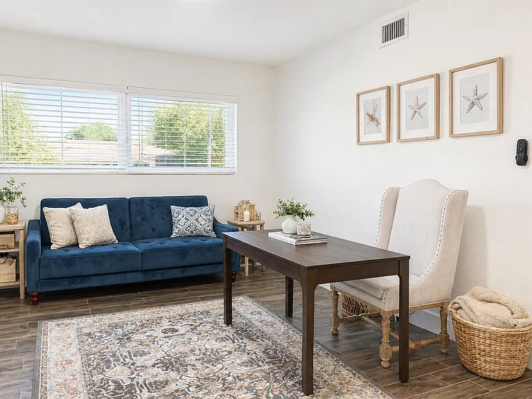 1817 Santa Barbara Dr — Photo 2