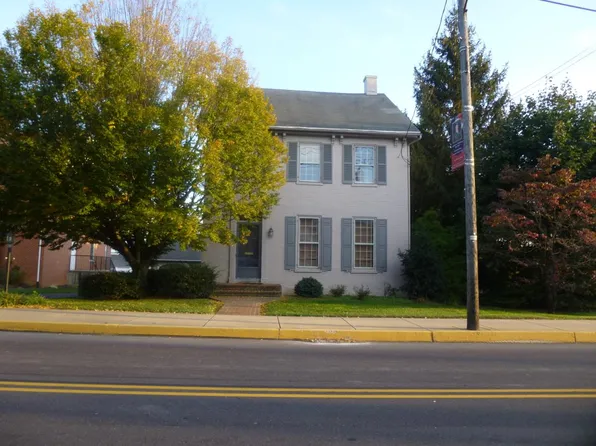 124 W Main St, New Holland, PA 17557