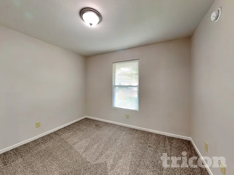 2336 Blackthorn Dr — Photo 10