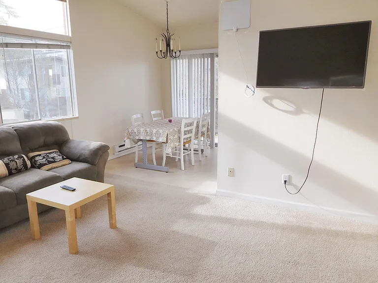 6504 35th Ave NE #7 — Photo 7