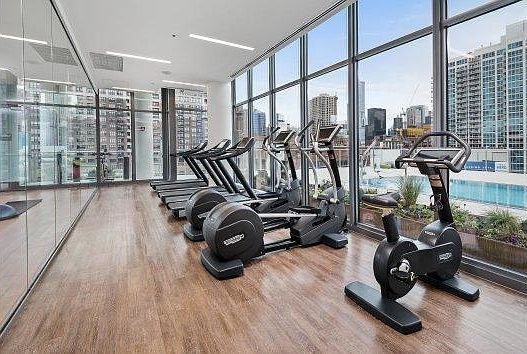 5th image of 833 N Orleans St #1412