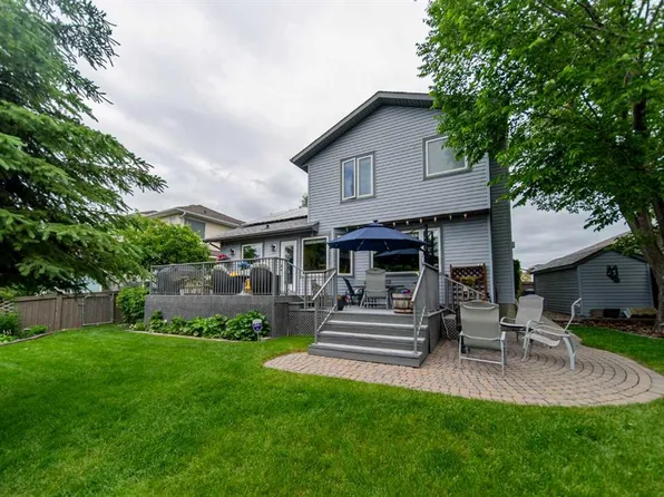 76 N Sunset Cres, Okotoks, AB T1S 1P5