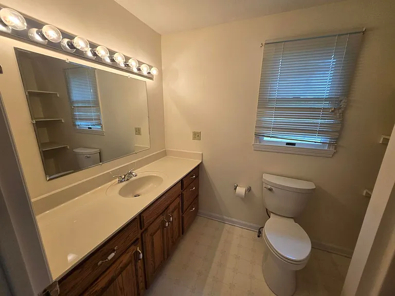 275 Emerald Rd #1 — Photo 7