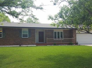2812 Goldenrod Rd, Newton, KS 67117