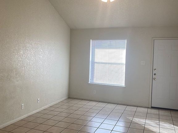 4th image of 1608 Van Zanten Dr APT B
