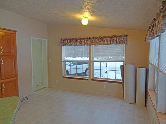 5th image of 240 Lake Park Ln