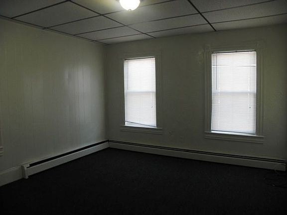 Livingroom with plenty of light