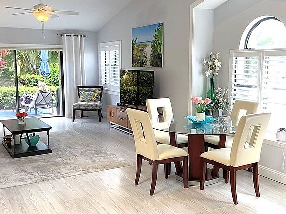 3rd image of 4827 Brighton Lakes Blvd
