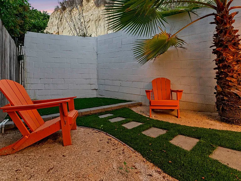 W Brookes Ave — Photo 114