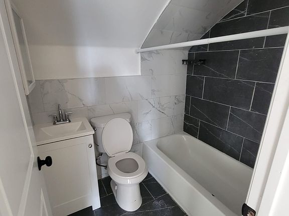 2nd image of 210 Broadway #74a283c15