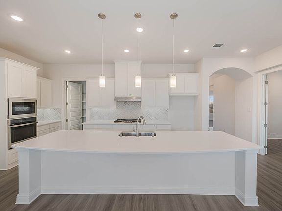 3rd image of 8116 Pecan Oak Ln