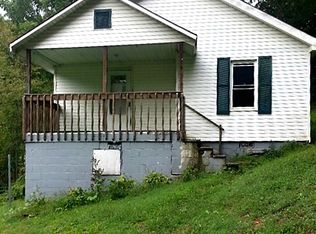 202 Pine Creek Rd, Swords Creek, VA 24649